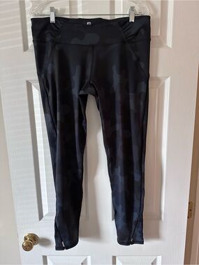 FREE2B Women's BlackNavy XL Camouflage High-Waist Active Leggings